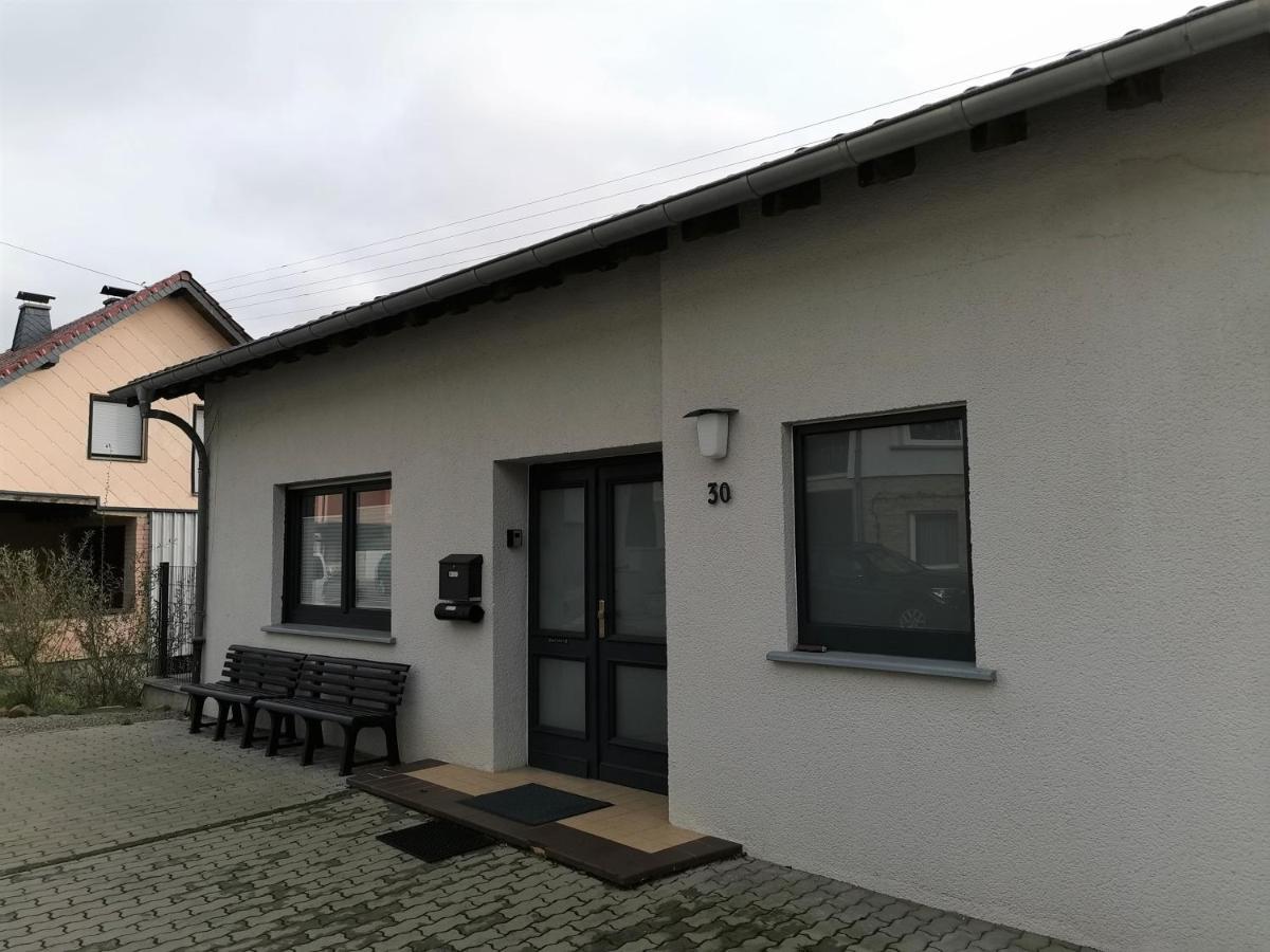 Ferienhaus Fraeulein Frenz Bollendorf Exteriör bild